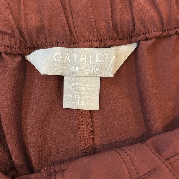 Athleta Skyline Short II Size 16 - Picture 7 of 7